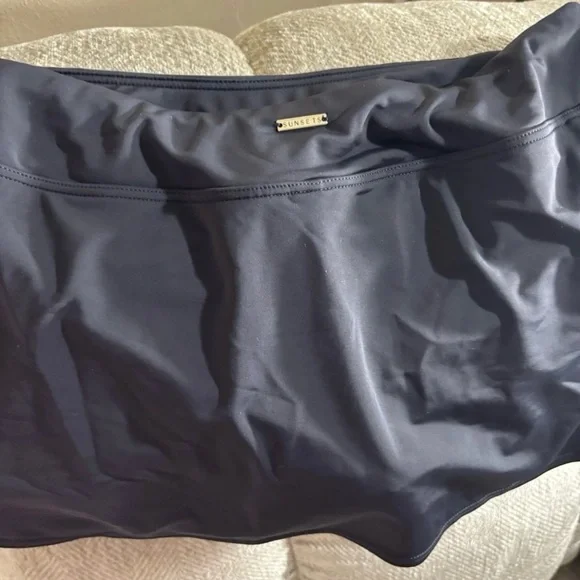 NWT Black Sunsets Sporty Swim Skirt Size Small - Picture 7 of 12